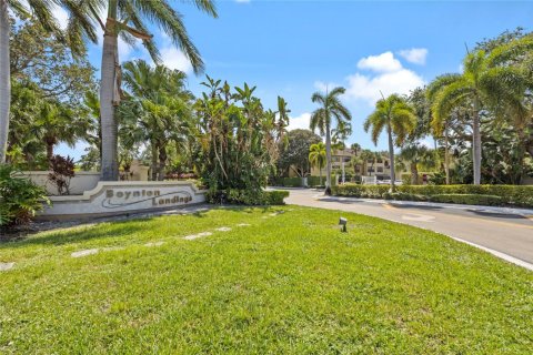 Condo in Boynton Beach, Florida, 2 bedrooms  № 936615 - photo 1