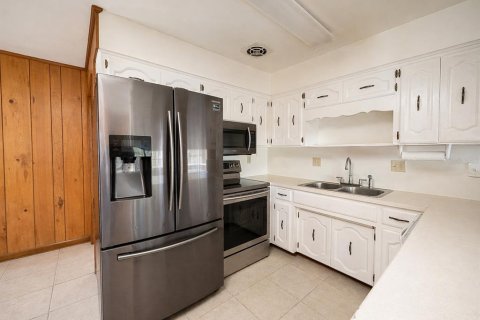 Villa ou maison à louer à Winter Haven, Floride: 3 chambres, 154.59 m2 № 2115827 - photo 8