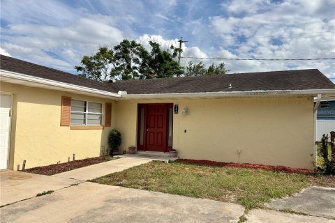 Villa ou maison à louer à Winter Haven, Floride: 3 chambres, 154.59 m2 № 2115827 - photo 4