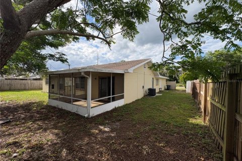 Villa ou maison à louer à Winter Haven, Floride: 3 chambres, 154.59 m2 № 2115827 - photo 27