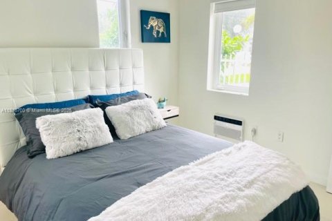 Condo in Miami Beach, Florida, 1 bedroom  № 1822079 - photo 16