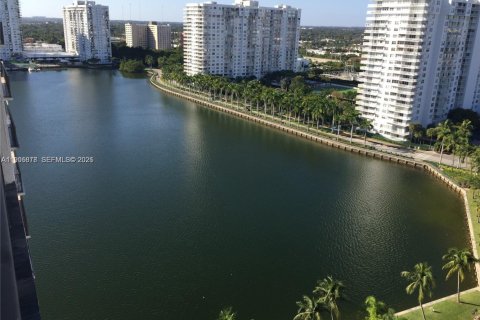 Condo in Aventura, Florida, 2 bedrooms № 2088988 - photo 2