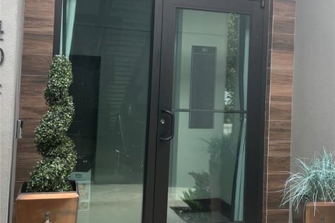 Adosado en alquiler en Tampa, Florida, 3 dormitorios, 149.85 m2 № 1870496 - foto 2