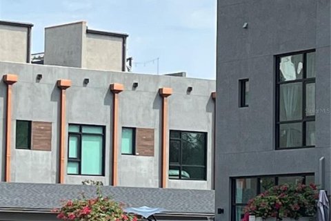 Adosado en alquiler en Tampa, Florida, 3 dormitorios, 149.85 m2 № 1870496 - foto 3