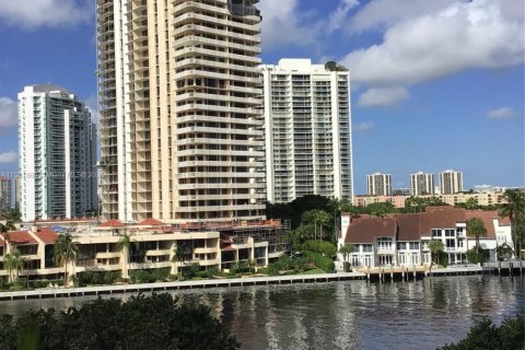 Купить кондоминиум в Санни-Айлс-Бич, Флорида 1 спальня, 92.9м2, № 1955280 - фото 2