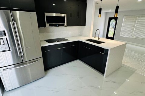 Купить виллу или дом в Помпано-Бич, Флорида 3 спальни, 82.96м2, № 1997048 - фото 5