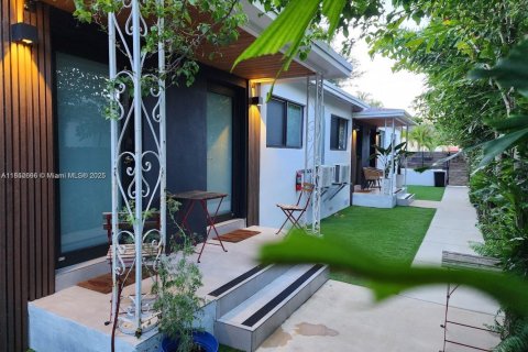 Propiedad comercial en venta en Miami, Florida, 214.14 m2 № 1859184 - foto 4