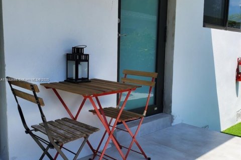 Propiedad comercial en venta en Miami, Florida, 214.14 m2 № 1859184 - foto 7