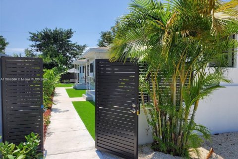 Propiedad comercial en venta en Miami, Florida, 214.14 m2 № 1859184 - foto 6