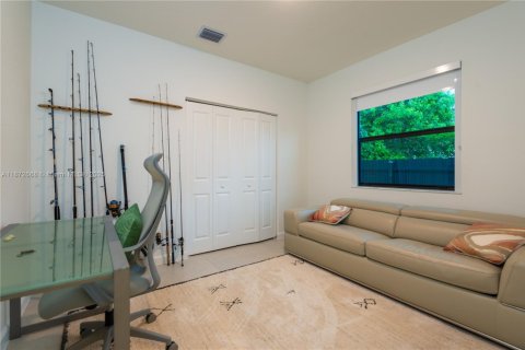 Villa ou maison à vendre à Miami, Floride: 4 chambres, 176.89 m2 № 1927963 - photo 20