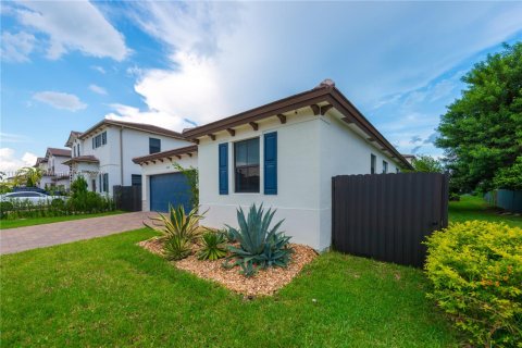 Villa ou maison à vendre à Miami, Floride: 4 chambres, 176.89 m2 № 1927963 - photo 8