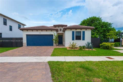 Villa ou maison à vendre à Miami, Floride: 4 chambres, 176.89 m2 № 1927963 - photo 3