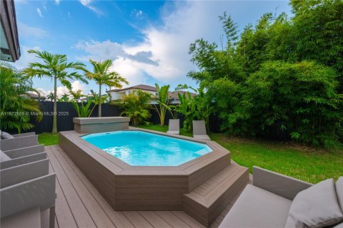 Villa ou maison à vendre à Miami, Floride: 4 chambres, 176.89 m2 № 1927963 - photo 14