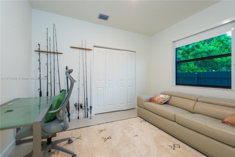 Villa ou maison à vendre à Miami, Floride: 4 chambres, 176.89 m2 № 1927963 - photo 21