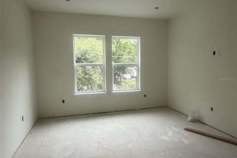 House in Tampa, Florida 5 bedrooms, 296.54 sq.m. № 2224370 - photo 18