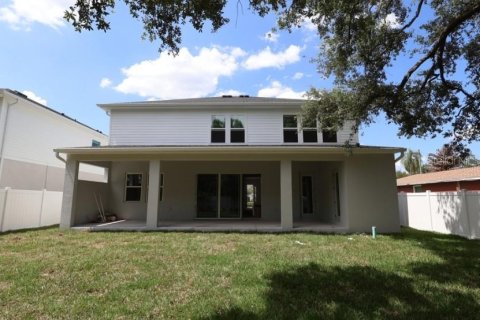 House in Tampa, Florida 5 bedrooms, 296.54 sq.m. № 2224370 - photo 21