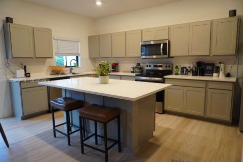 Touwnhouse à louer à Pompano Beach, Floride: 3 chambres, 148.36 m2 № 2026668 - photo 16