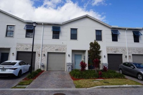 Touwnhouse à louer à Pompano Beach, Floride: 3 chambres, 148.36 m2 № 2026668 - photo 5