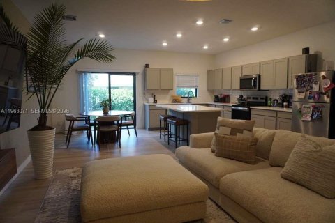 Touwnhouse à louer à Pompano Beach, Floride: 3 chambres, 148.36 m2 № 2026668 - photo 11