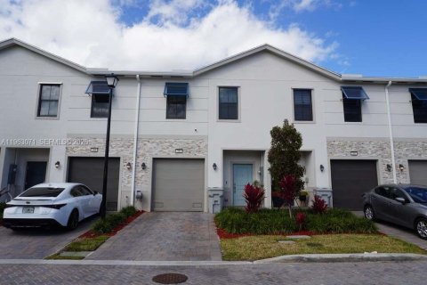 Touwnhouse à louer à Pompano Beach, Floride: 3 chambres, 148.36 m2 № 2026668 - photo 3