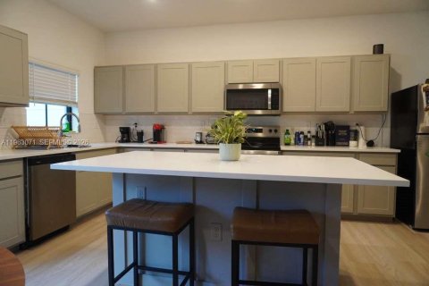 Touwnhouse à louer à Pompano Beach, Floride: 3 chambres, 148.36 m2 № 2026668 - photo 15