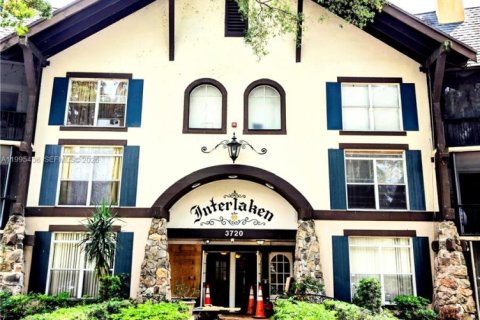 Copropriété à vendre à Lauderhill, Floride: 2 chambres, 117.06 m2 № 2066122 - photo 2