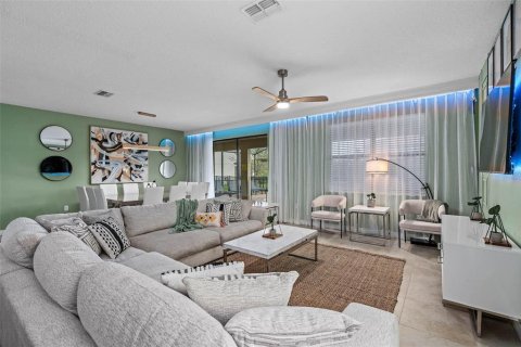 House in Davenport, Florida 8 bedrooms, 363.15 sq.m. № 1916676 - photo 30