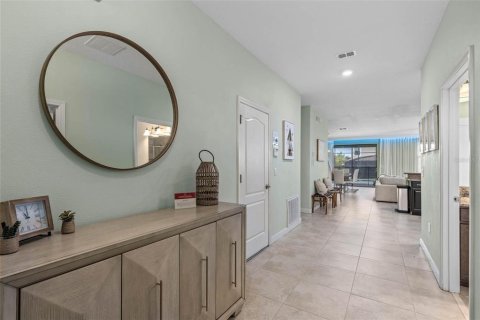 House in Davenport, Florida 8 bedrooms, 363.15 sq.m. № 1916676 - photo 25