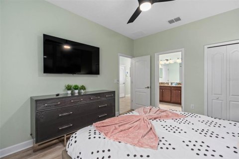 House in Davenport, Florida 8 bedrooms, 363.15 sq.m. № 1916676 - photo 20