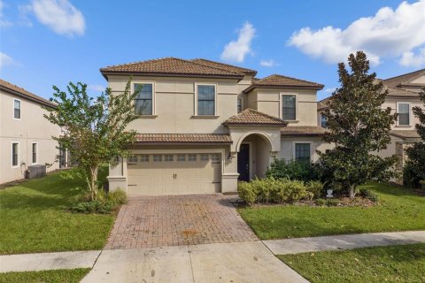 House in Davenport, Florida 8 bedrooms, 363.15 sq.m. № 1916676 - photo 4