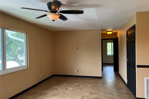 Condominio en alquiler en Punta Gorda, Florida, 2 dormitorios, 97.18 m2 № 2095803 - foto 6