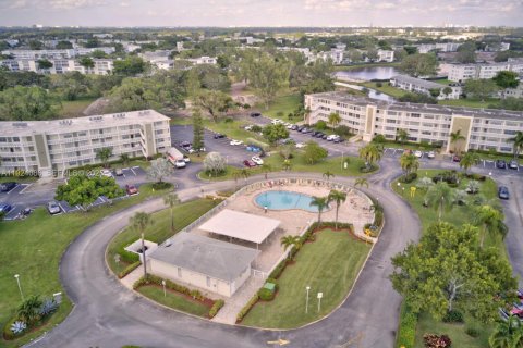 Condominio en Deerfield Beach, Florida, 2 dormitorios  № 1982679
