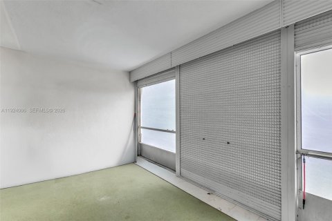 Condo in Deerfield Beach, Florida, 2 bedrooms  № 1982679 - photo 24