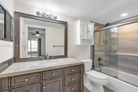 Condo in Deerfield Beach, Florida, 2 bedrooms  № 1982679 - photo 20