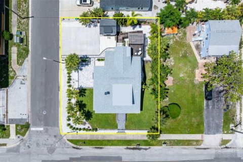 Immobilier commercial à vendre à Saint Pete Beach, Floride: 5 chambres, 224.92 m2 № 1884947 - photo 14