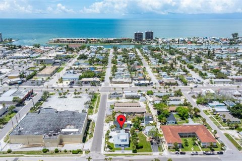 Immobilier commercial à vendre à Saint Pete Beach, Floride: 5 chambres, 224.92 m2 № 1884947 - photo 11