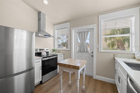 Immobilier commercial à vendre à Saint Pete Beach, Floride: 5 chambres, 224.92 m2 № 1884947 - photo 5
