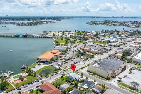 Immobilier commercial à vendre à Saint Pete Beach, Floride: 5 chambres, 224.92 m2 № 1884947 - photo 16