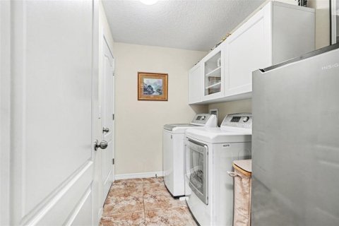 Townhouse in Tampa, Florida 3 bedrooms, 184.69 sq.m. № 2093983 - photo 28