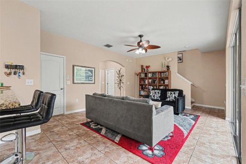 Townhouse in Tampa, Florida 3 bedrooms, 184.69 sq.m. № 2093983 - photo 10