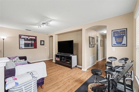 Townhouse in Tampa, Florida 3 bedrooms, 184.69 sq.m. № 2093983 - photo 17