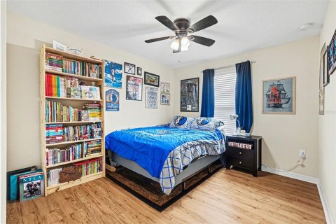 Townhouse in Tampa, Florida 3 bedrooms, 184.69 sq.m. № 2093983 - photo 23
