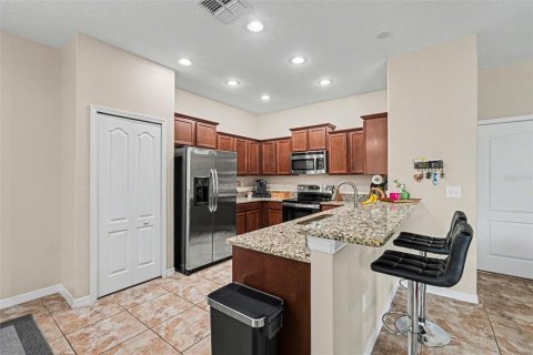 Townhouse in Tampa, Florida 3 bedrooms, 184.69 sq.m. № 2093983 - photo 14