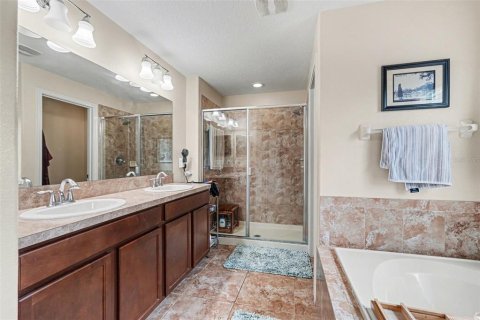 Townhouse in Tampa, Florida 3 bedrooms, 184.69 sq.m. № 2093983 - photo 24