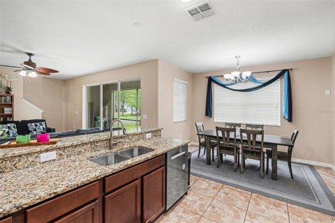 Townhouse in Tampa, Florida 3 bedrooms, 184.69 sq.m. № 2093983 - photo 12