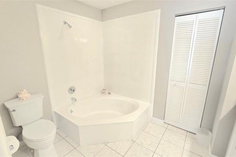 House in Sarasota, Florida 2 bedrooms, 134.8 sq.m. № 2092191 - photo 22