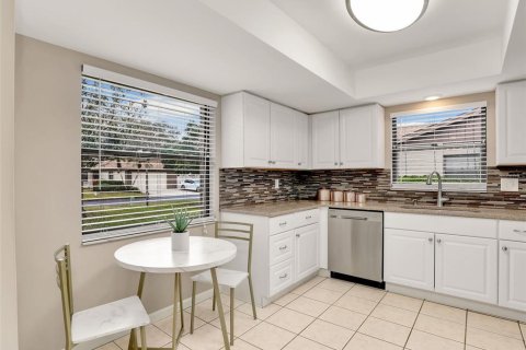 House in Sarasota, Florida 2 bedrooms, 134.8 sq.m. № 2092191 - photo 9