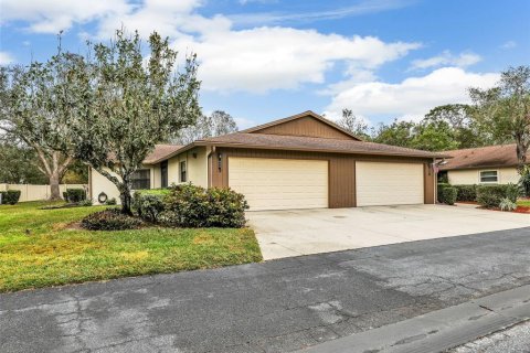 House in Sarasota, Florida 2 bedrooms, 134.8 sq.m. № 2092191