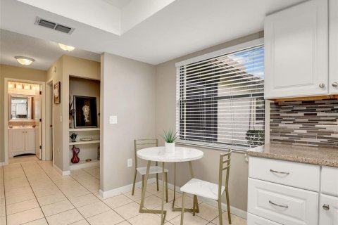 House in Sarasota, Florida 2 bedrooms, 134.8 sq.m. № 2092191 - photo 10