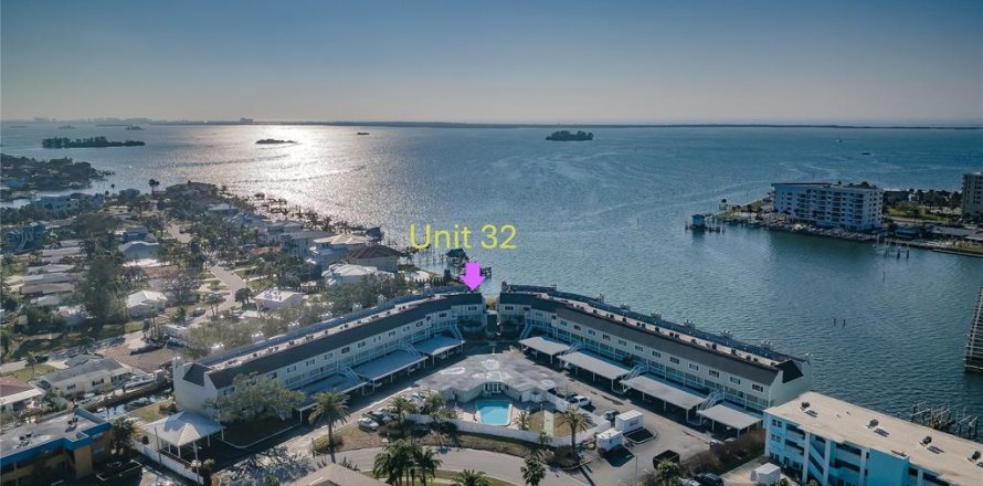 Condo in Dunedin, Florida, 2 bedrooms  № 2266991